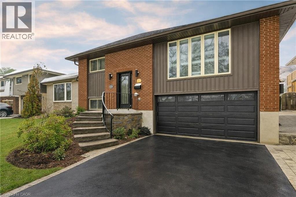 364 Roselawn Place, Waterloo, Ontario  N2L 5P1 - Photo 2 - 40820266