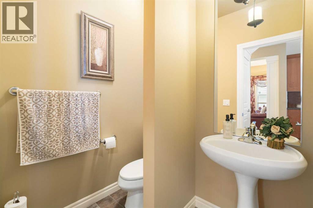 40 Bridleridge Lane Sw, Calgary, Alberta  T2Y 5H6 - Photo 7 - A2296367