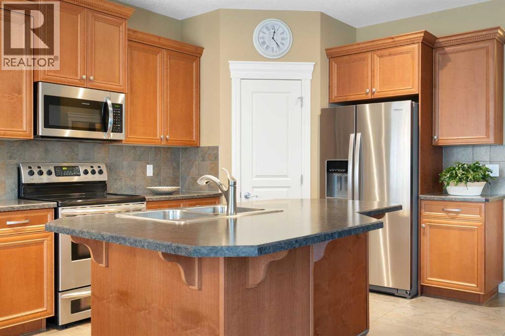 40 Bridleridge Lane Sw, Calgary, Alberta  T2Y 5H6 - Photo 14 - A2296367