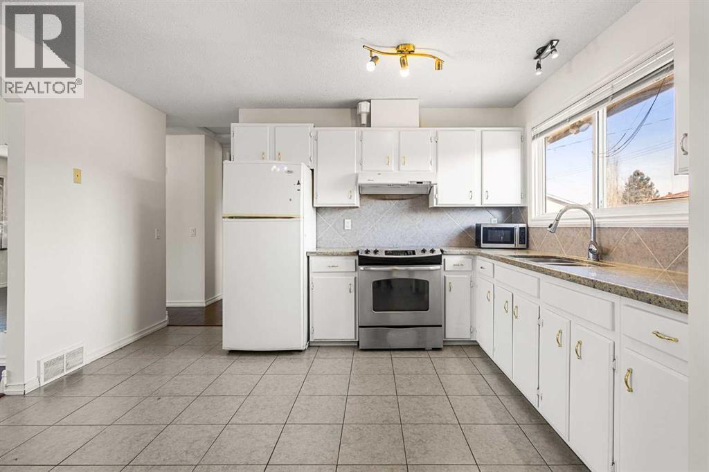 268 Madeira Place Ne, Calgary, Alberta  T2A 5T1 - Photo 8 - A2301328