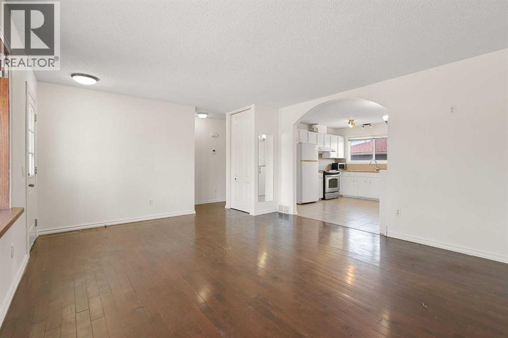 268 Madeira Place Ne, Calgary, Alberta  T2A 5T1 - Photo 6 - A2301328