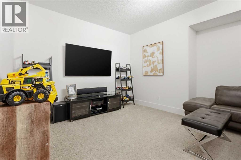 2825 26 Street Sw, Calgary, Alberta  T3E 2B1 - Photo 35 - A2302000