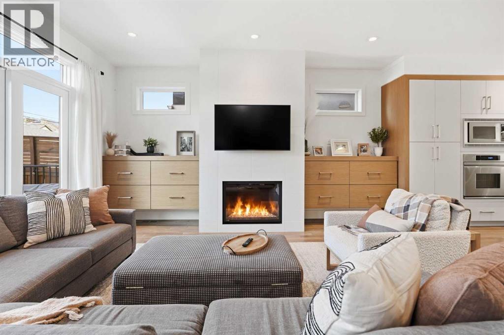 2825 26 Street Sw, Calgary, Alberta  T3E 2B1 - Photo 12 - A2302000