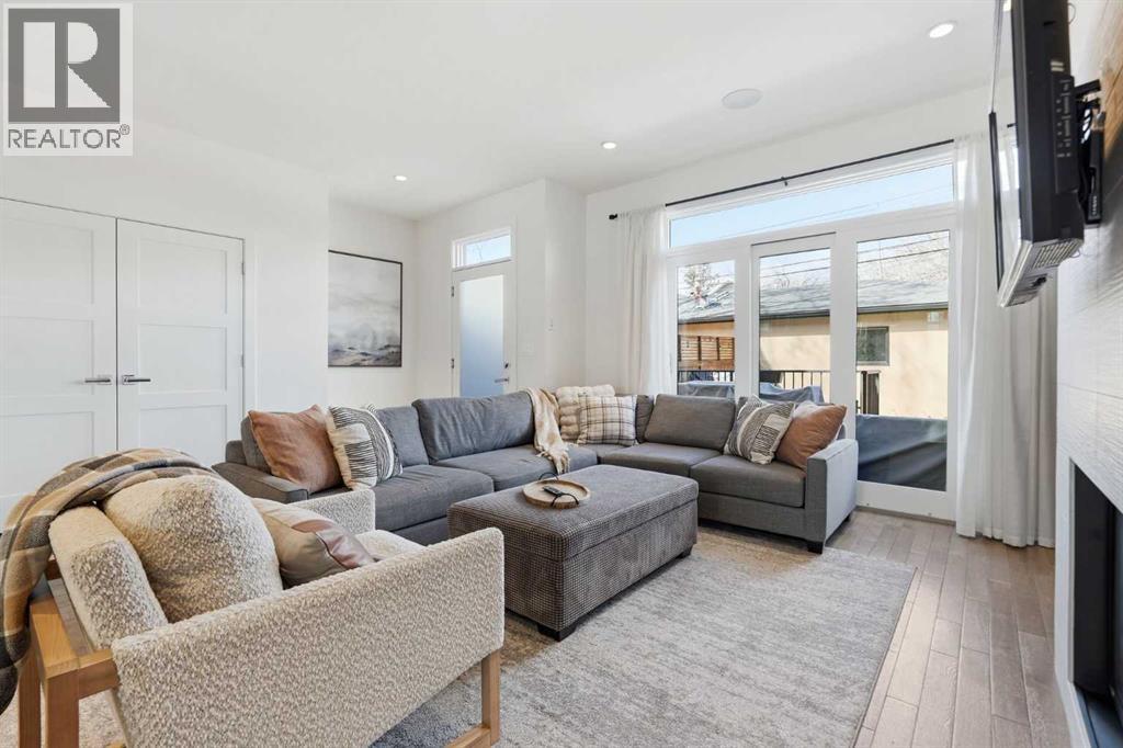 2825 26 Street Sw, Calgary, Alberta  T3E 2B1 - Photo 14 - A2302000