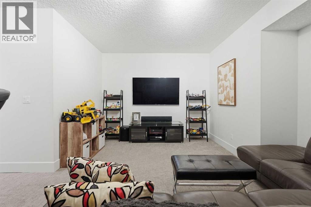 2825 26 Street Sw, Calgary, Alberta  T3E 2B1 - Photo 36 - A2302000