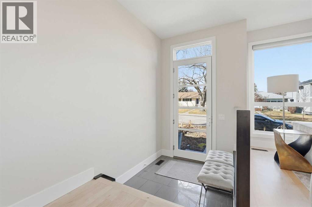 1923 49 Avenue SW, Calgary, Alberta  T2T 2V3 - Photo 2 - A2302123