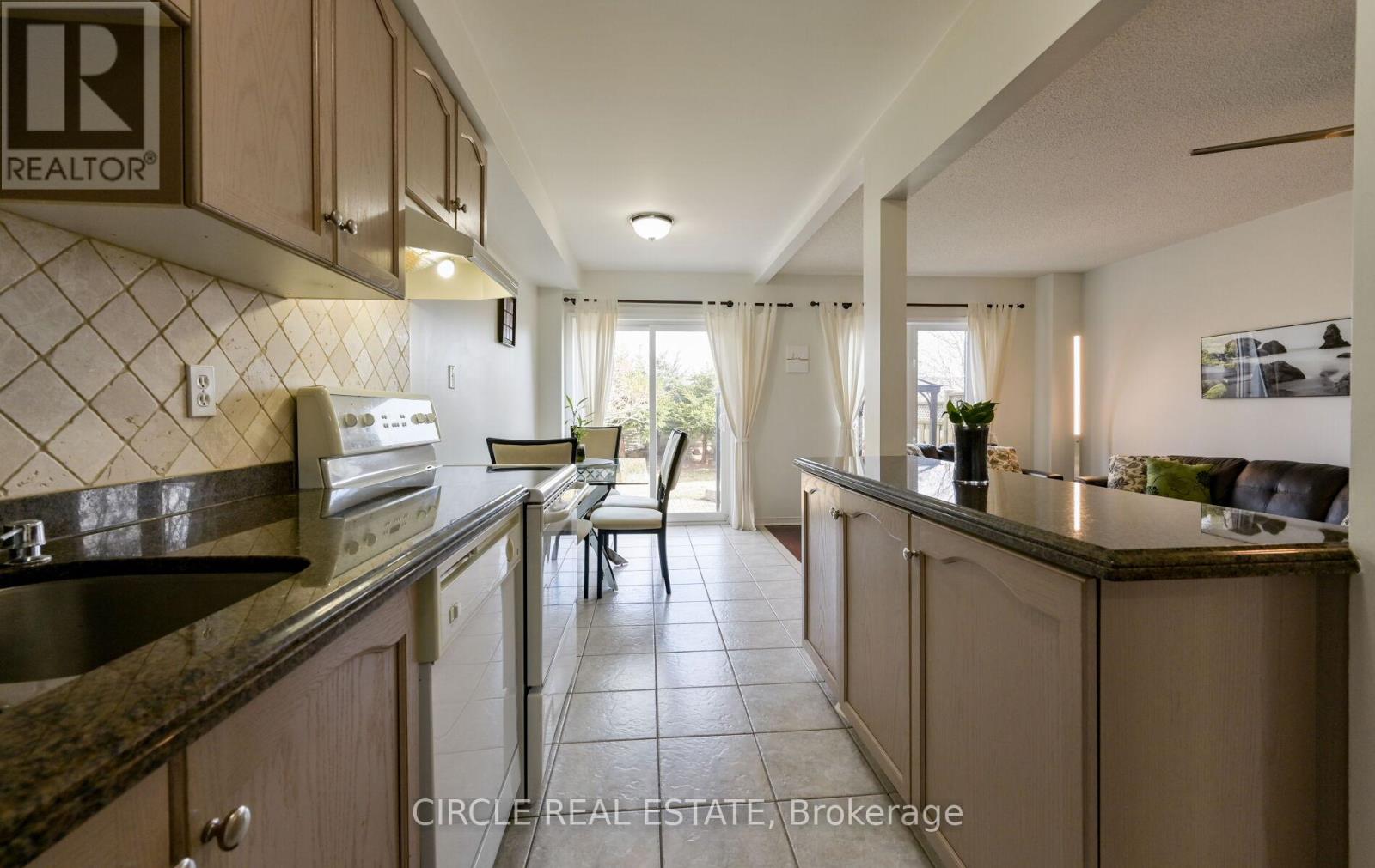 168 Twin Pines Crescent, Brampton (Northwest Sandalwood Parkway), Ontario  L7A 1N2 - Photo 12 - W13019026