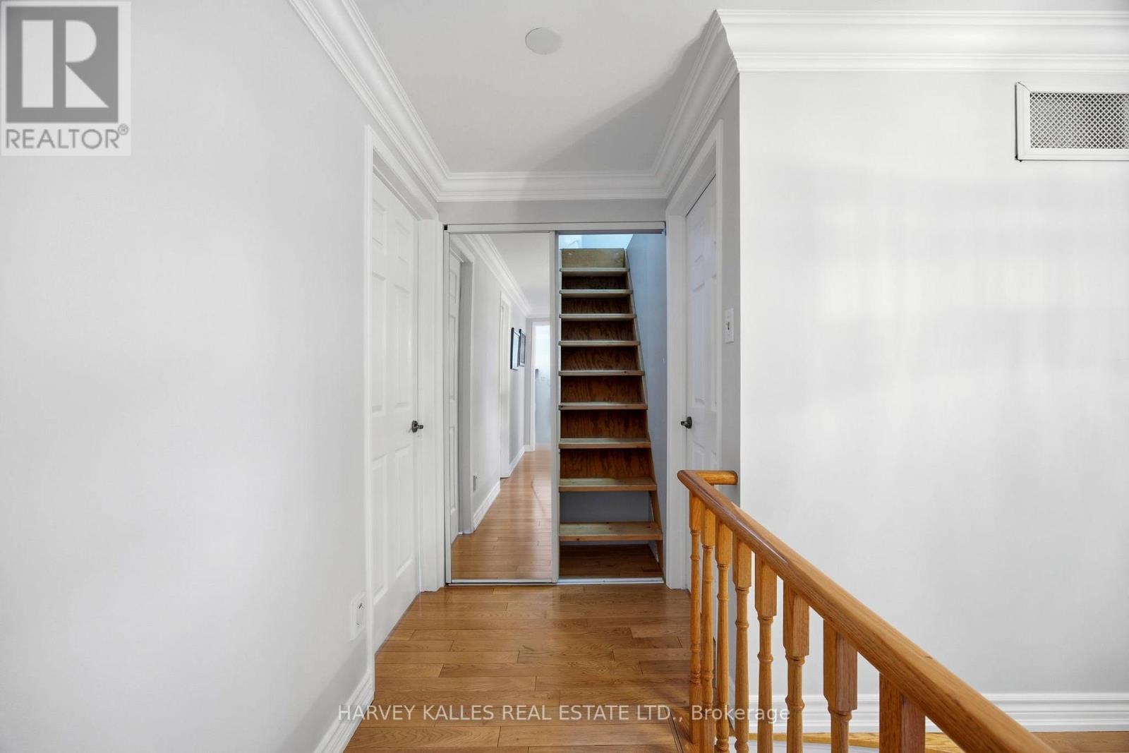 682 Willowbank Trail, Mississauga, Ontario  L4W 3L8 - Photo 18 - W13019040