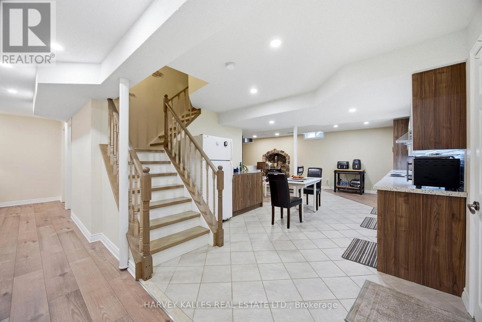 682 Willowbank Trail, Mississauga, Ontario  L4W 3L8 - Photo 31 - W13019040