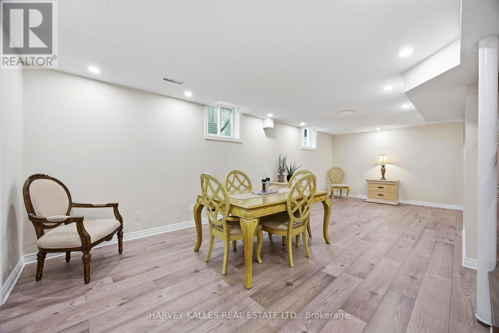 682 Willowbank Trail, Mississauga, Ontario  L4W 3L8 - Photo 37 - W13019040