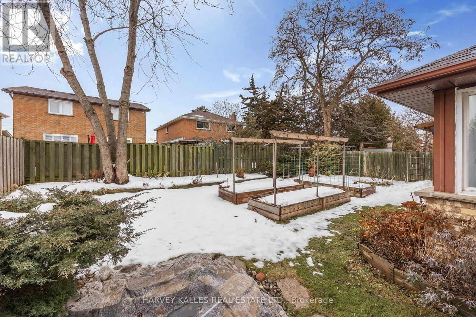 682 Willowbank Trail, Mississauga, Ontario  L4W 3L8 - Photo 46 - W13019040