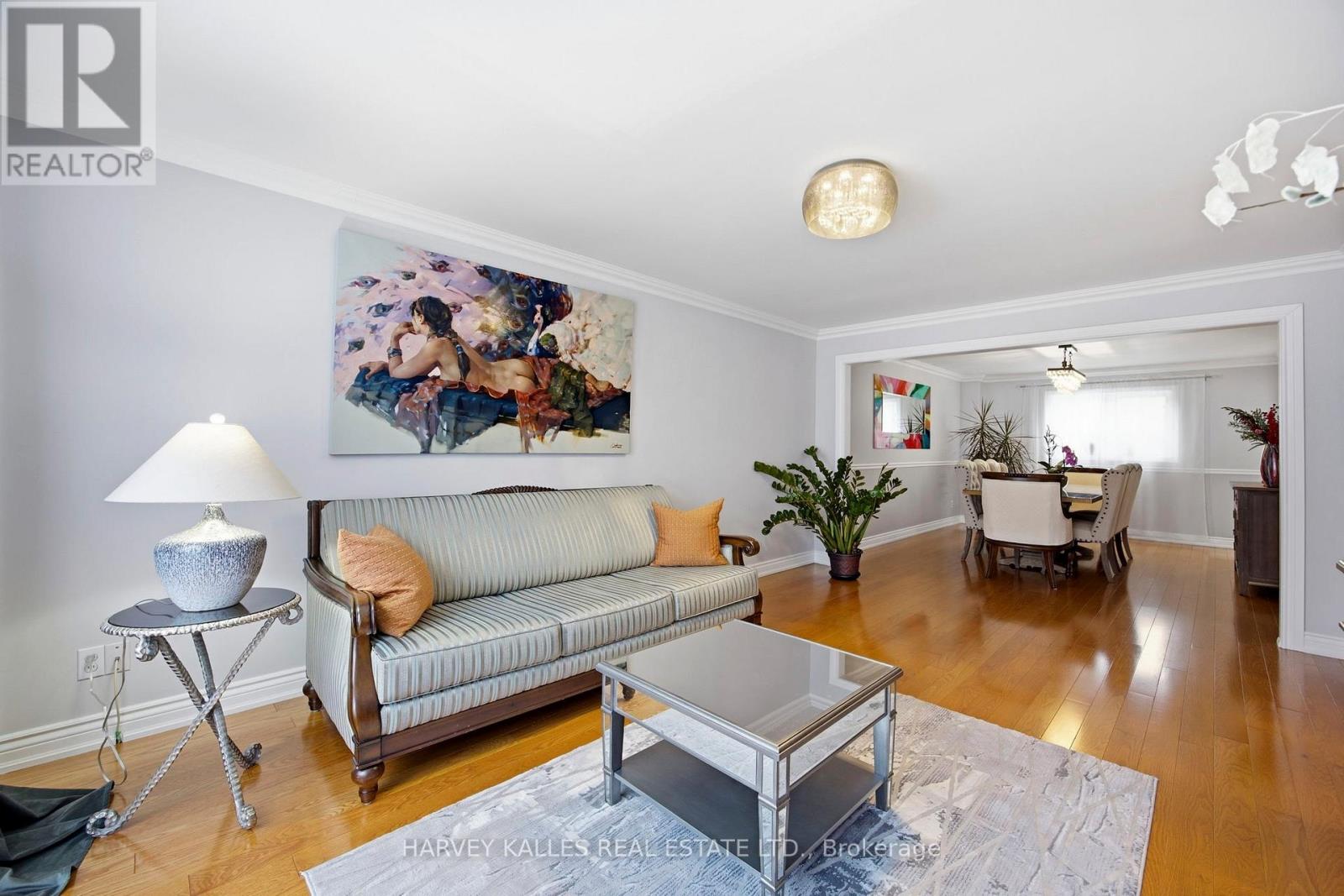 682 Willowbank Trail, Mississauga, Ontario  L4W 3L8 - Photo 7 - W13019040