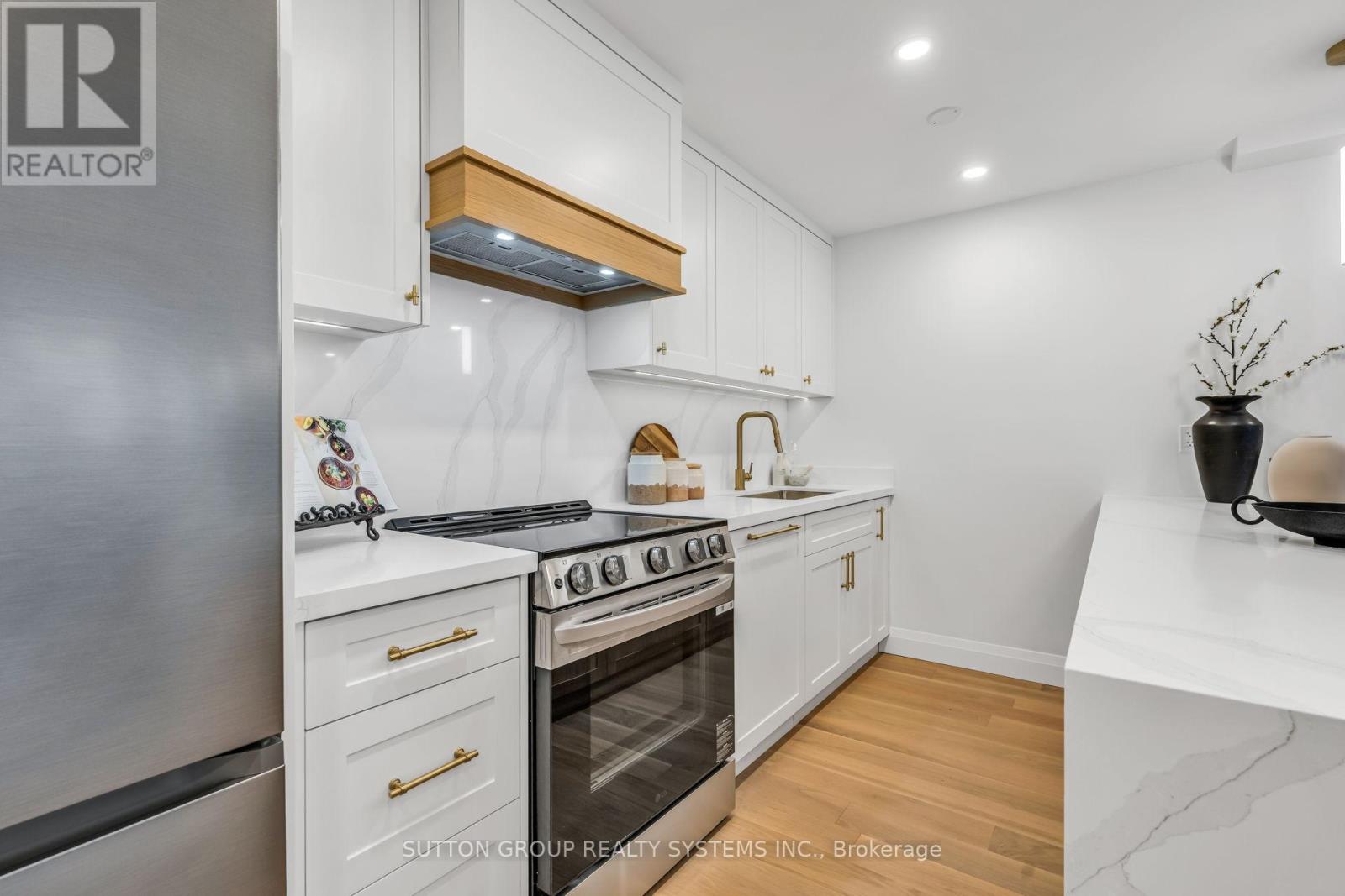 706 - 45 Southport Street, Toronto (High Park-Swansea), Ontario  M6S 3N5 - Photo 10 - W13019106