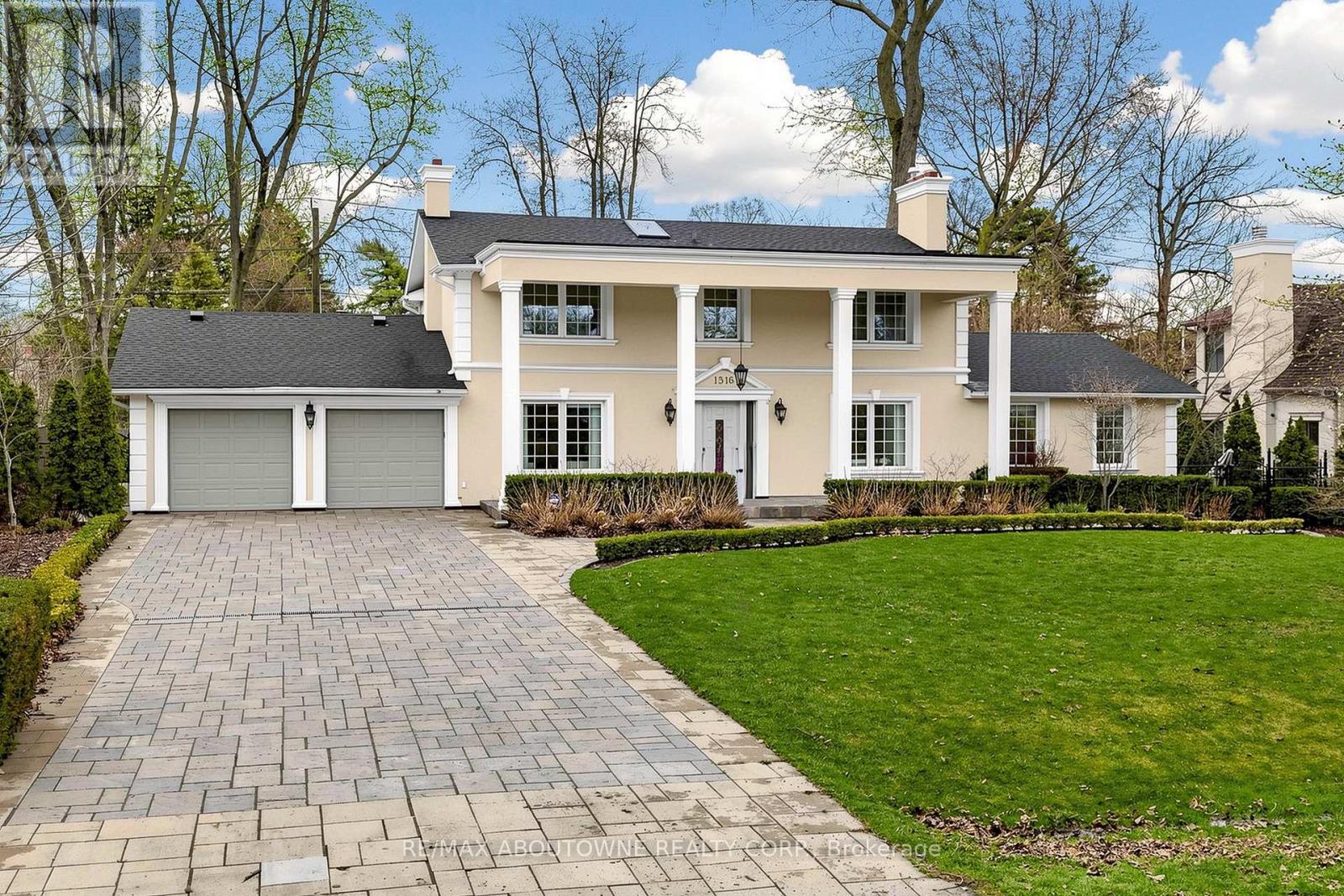 1316 CAMBRIDGE DRIVE, Oakville, Ontario