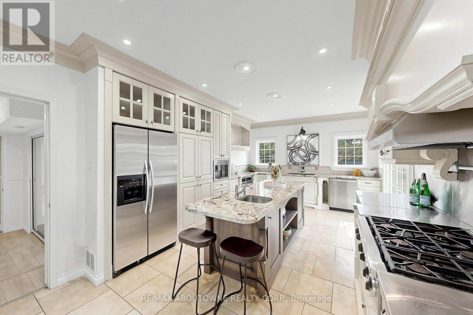 1316 Cambridge Drive, Oakville, Ontario  L6J 1S3 - Photo 13 - W13019156