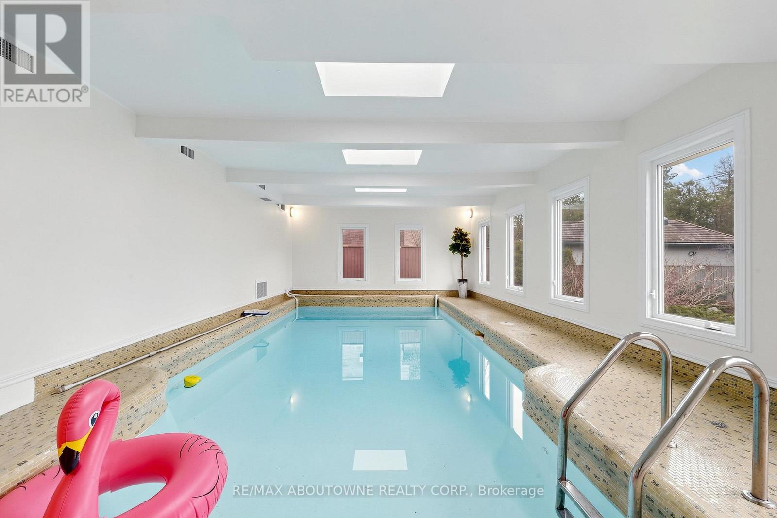 1316 Cambridge Drive, Oakville, Ontario  L6J 1S3 - Photo 19 - W13019156