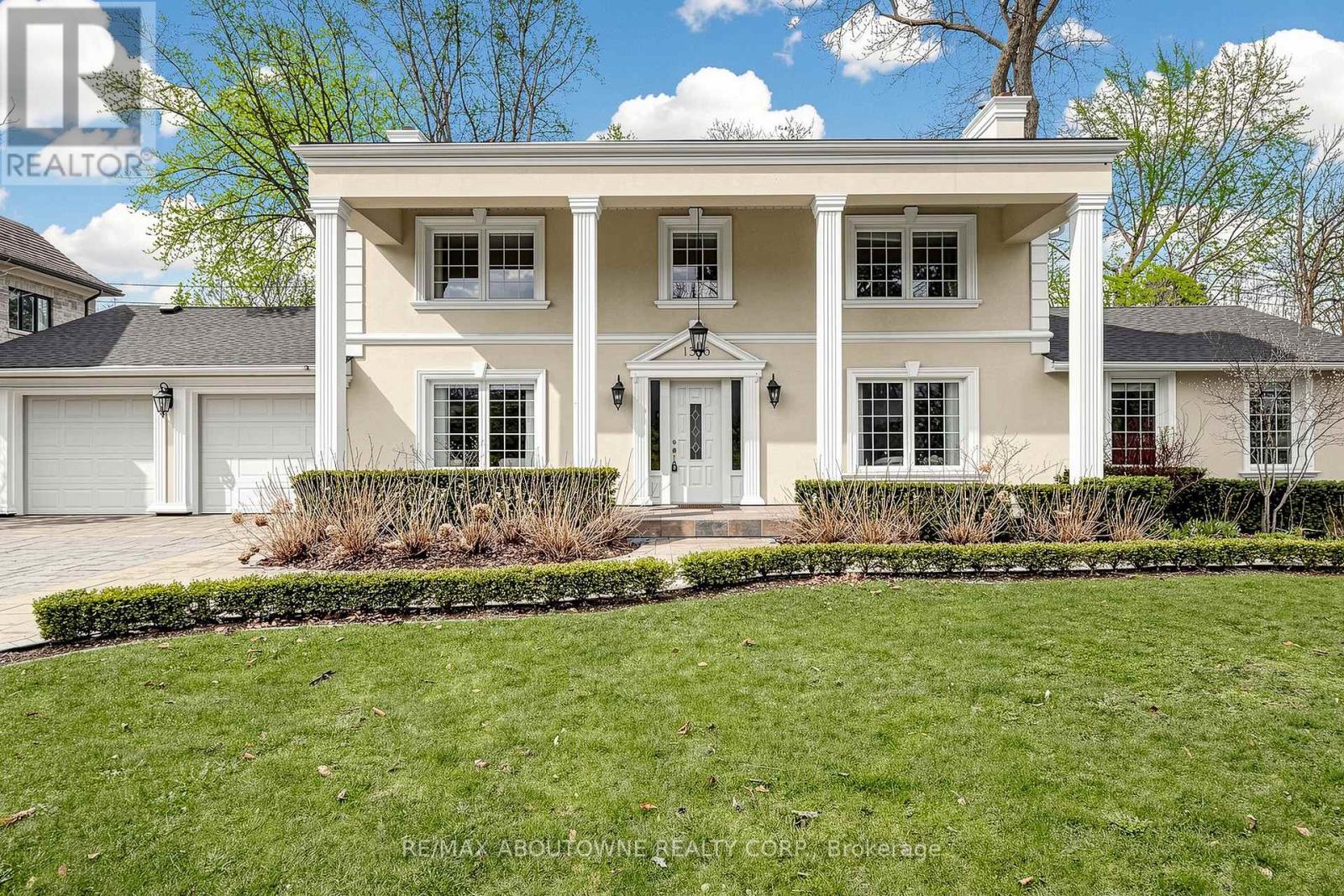 1316 Cambridge Drive, Oakville, Ontario  L6J 1S3 - Photo 2 - W13019156