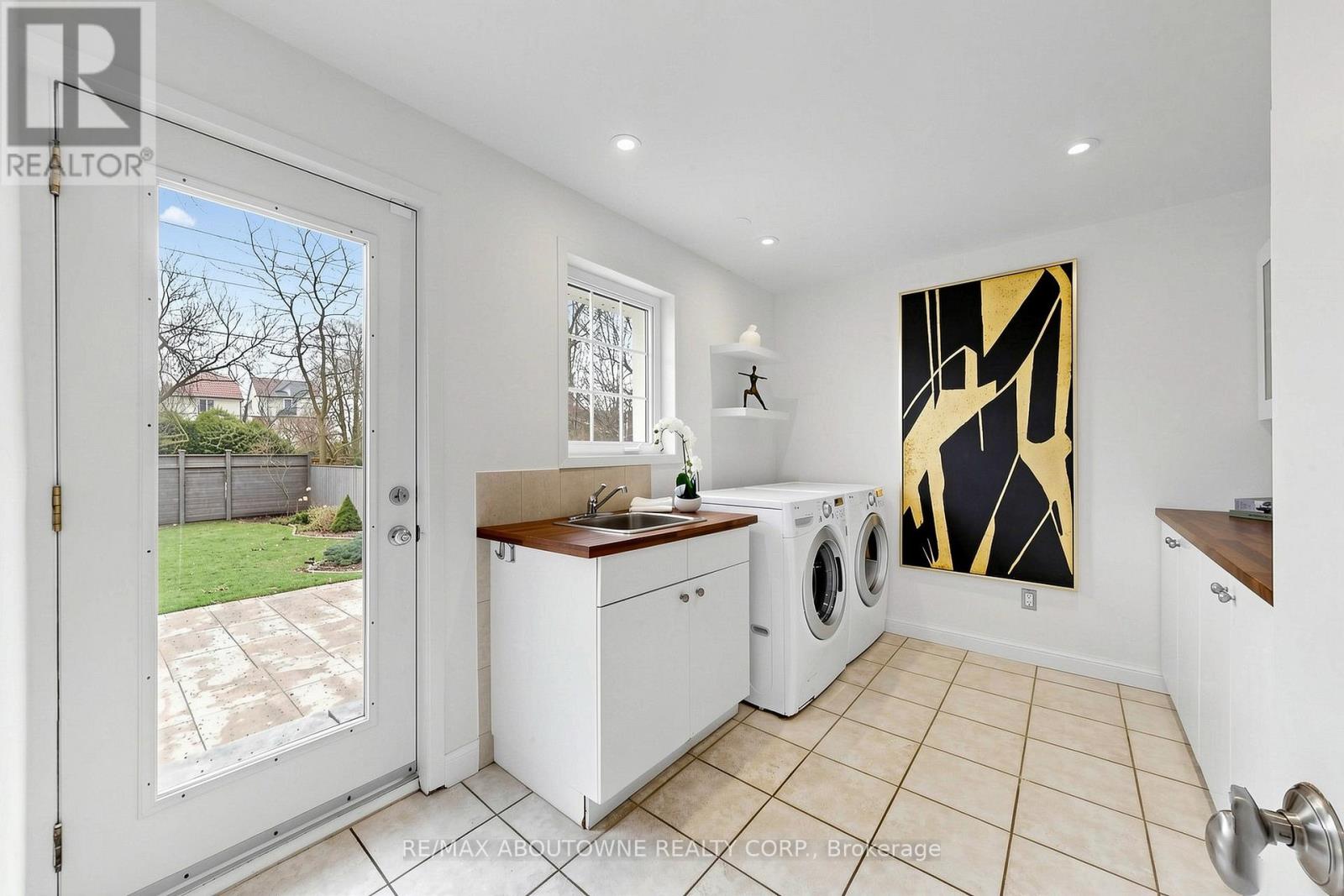 1316 Cambridge Drive, Oakville, Ontario  L6J 1S3 - Photo 21 - W13019156