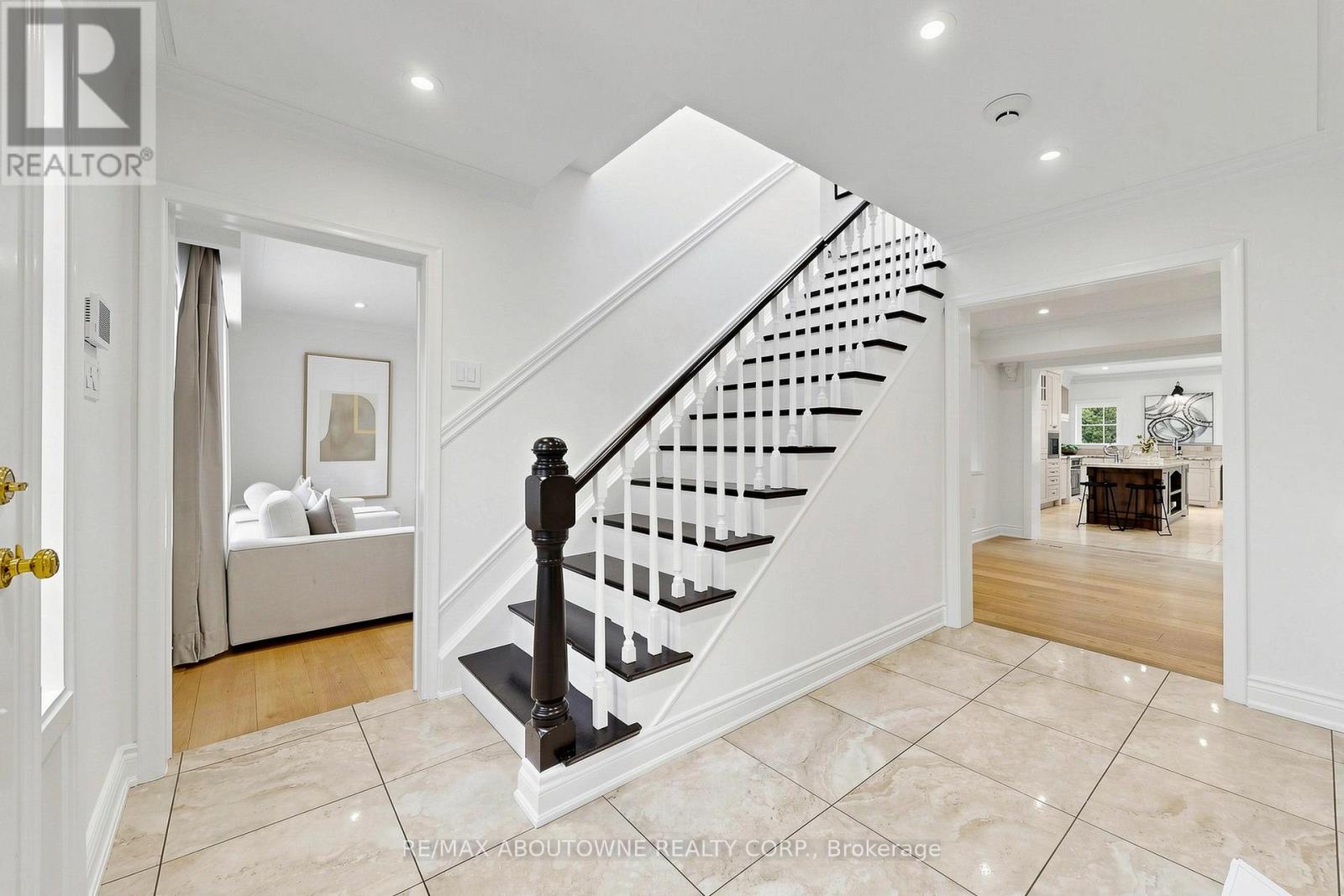 1316 Cambridge Drive, Oakville, Ontario  L6J 1S3 - Photo 22 - W13019156