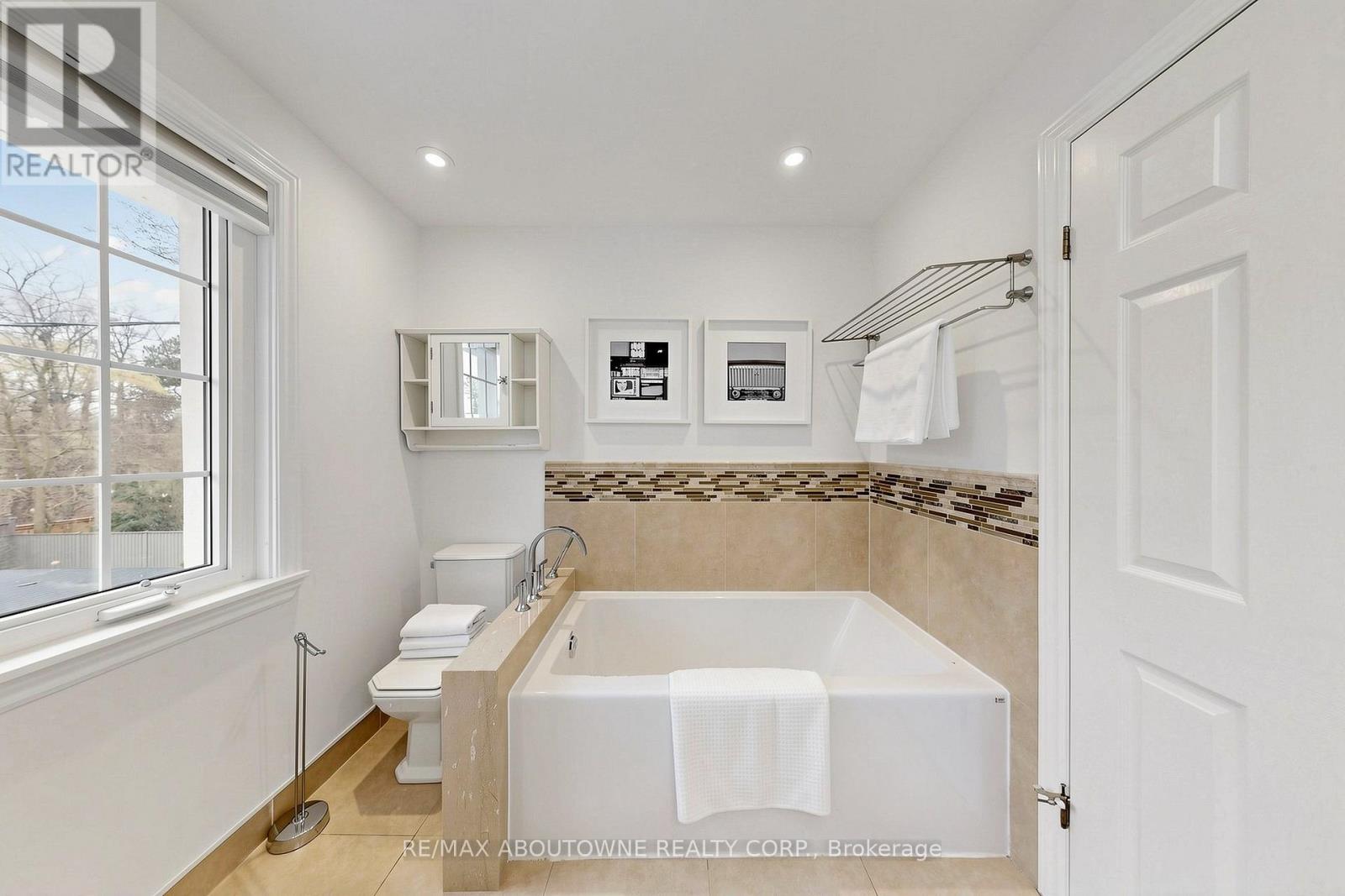 1316 Cambridge Drive, Oakville, Ontario  L6J 1S3 - Photo 31 - W13019156