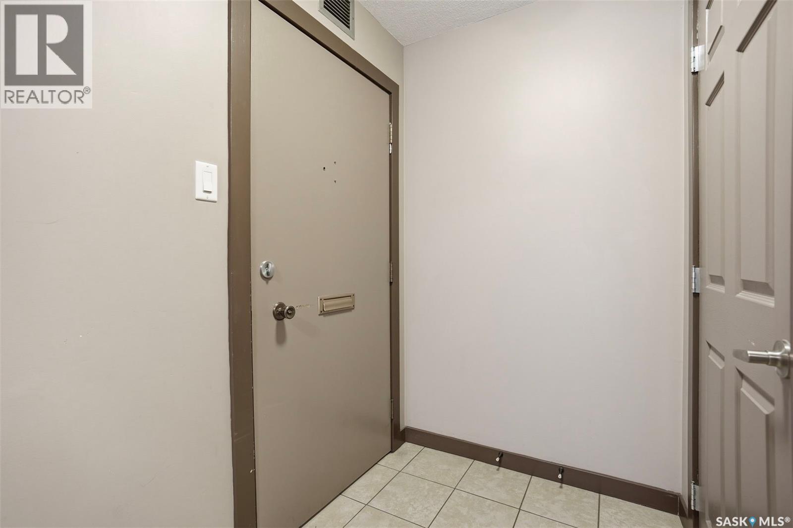 104 537 4th Avenue N, Saskatoon, Saskatchewan  S7K 2M6 - Photo 5 - SK033344