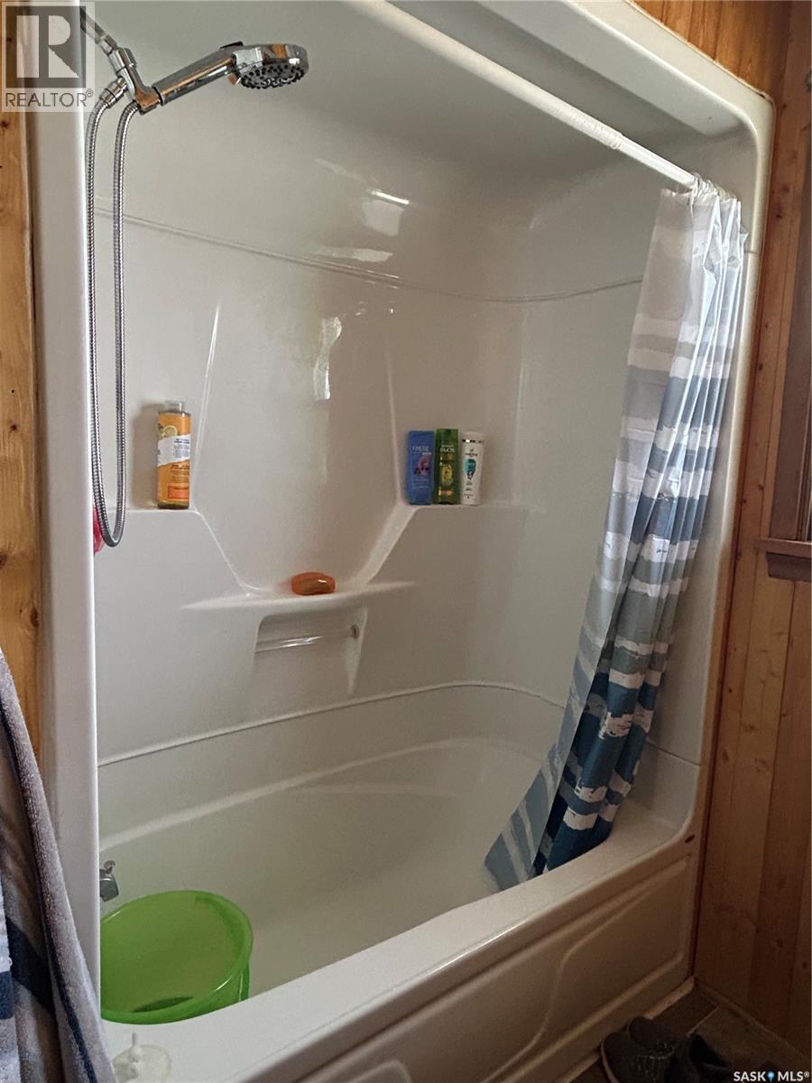 321 3rd Street, Frobisher, Saskatchewan  S0C 0Y0 - Photo 18 - SK033324