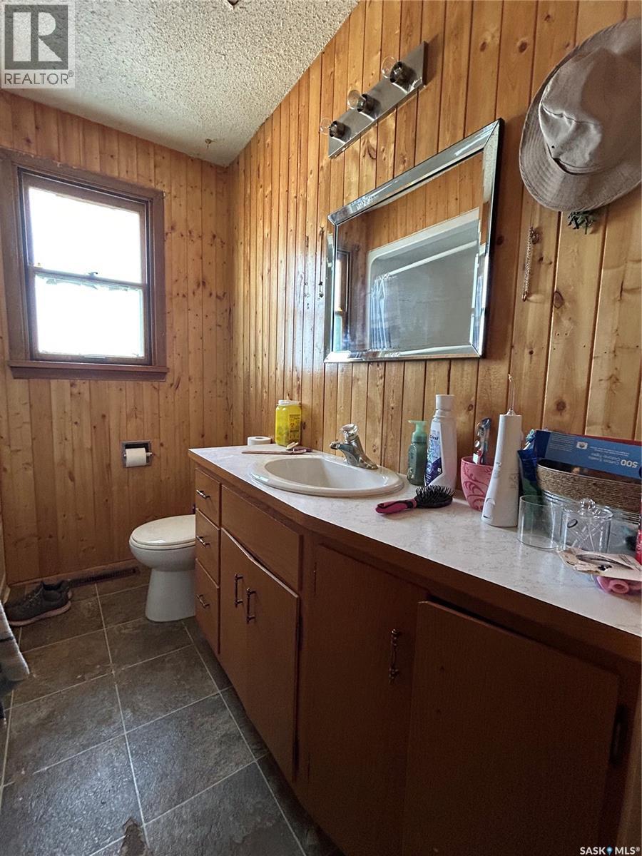321 3rd Street, Frobisher, Saskatchewan  S0C 0Y0 - Photo 20 - SK033324