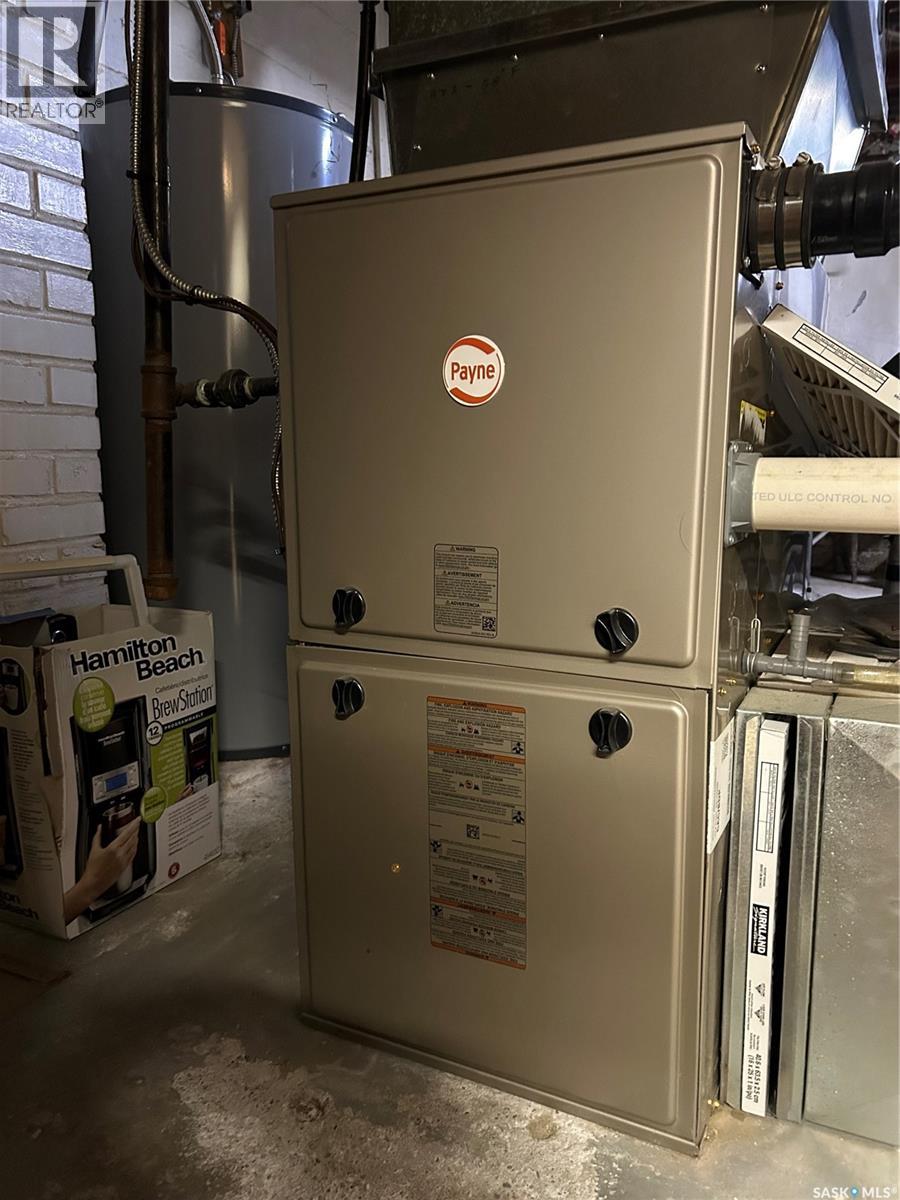 321 3rd Street, Frobisher, Saskatchewan  S0C 0Y0 - Photo 28 - SK033324