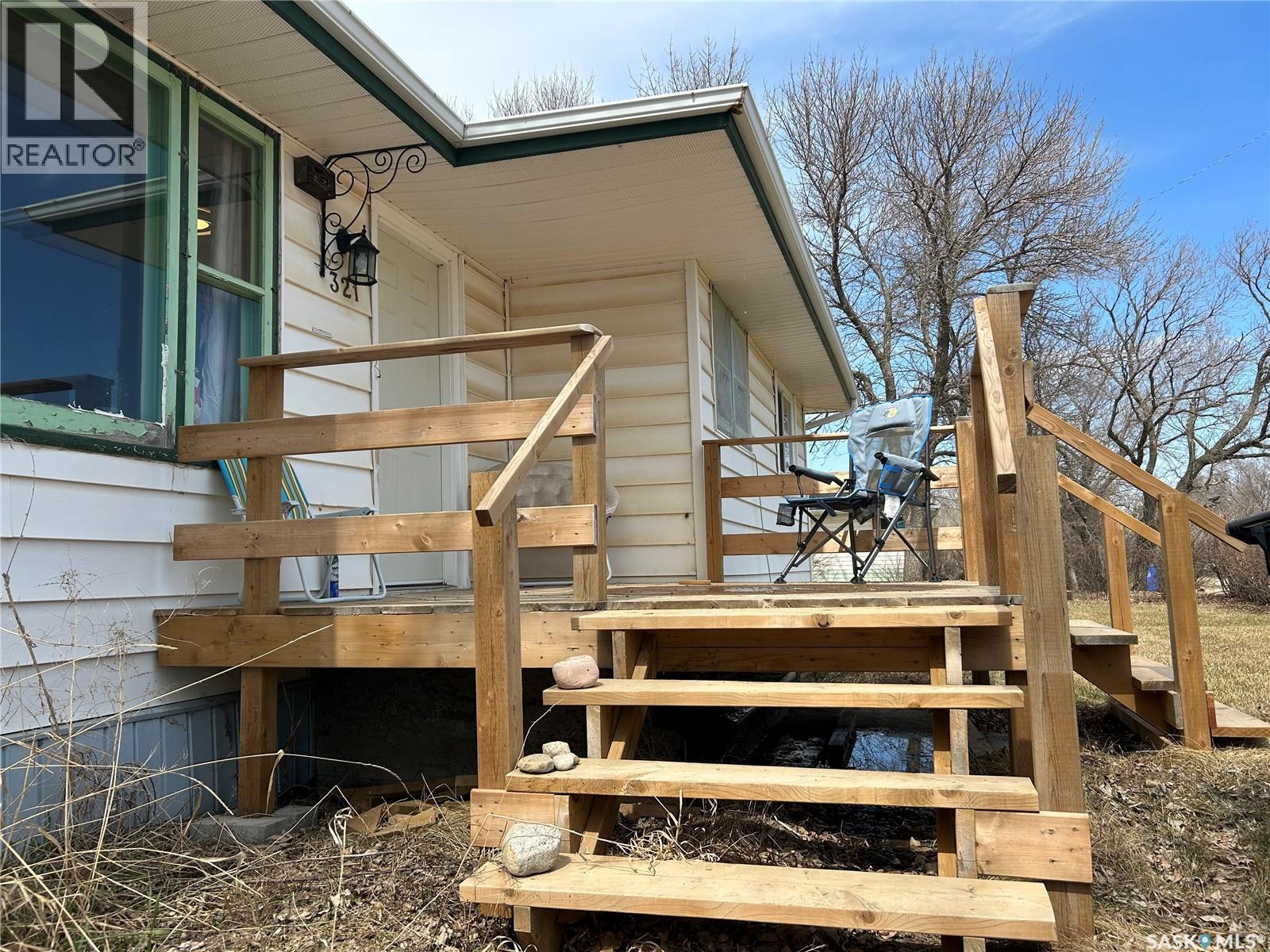 321 3rd Street, Frobisher, Saskatchewan  S0C 0Y0 - Photo 7 - SK033324