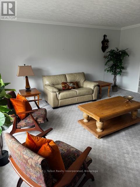 386 Templeton Street, North Huron, Ontario  N0M 1H0 - Photo 6 - X13019014