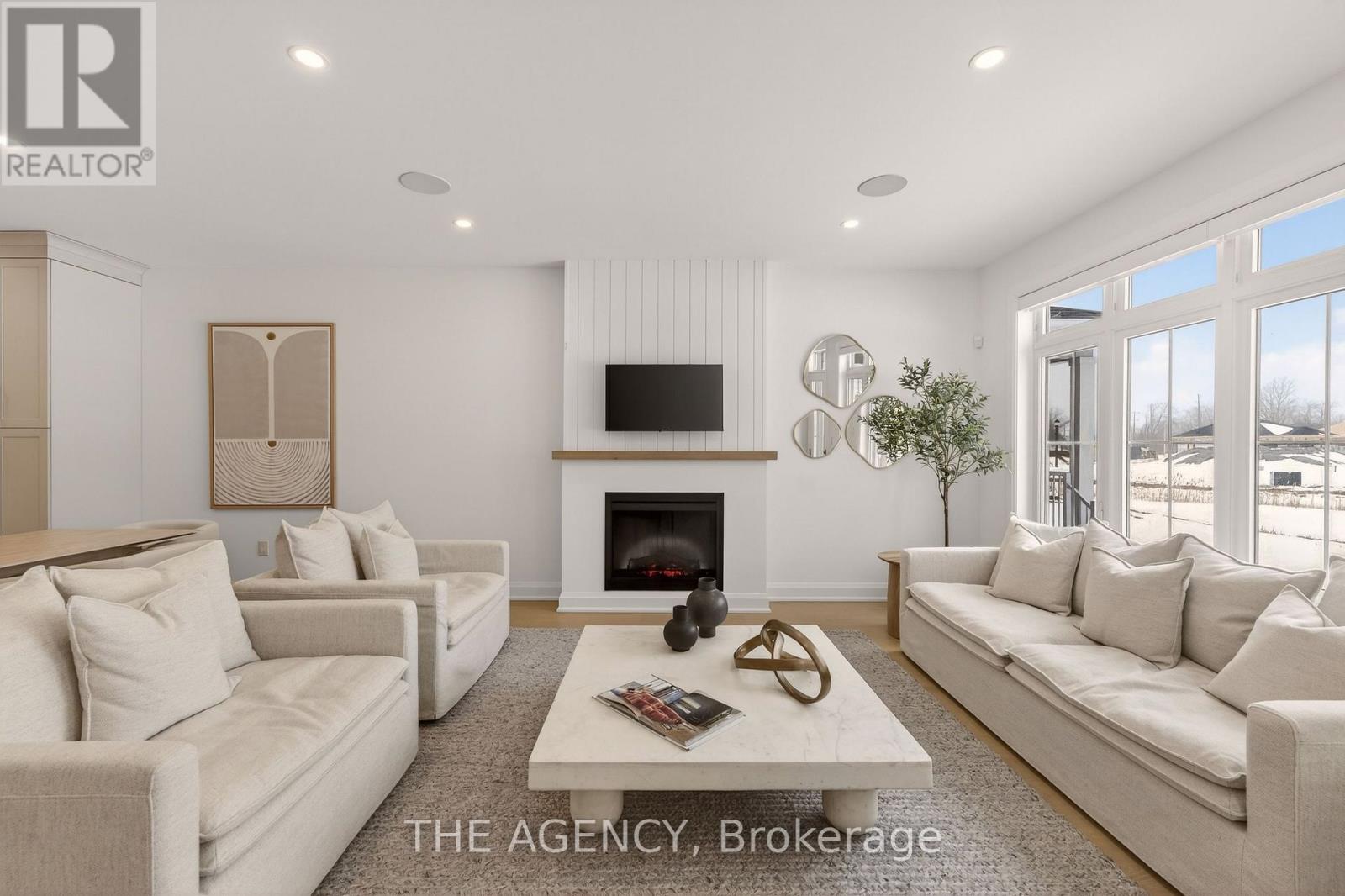 70f - 574 Seneca Drive, Fort Erie, Ontario  L2A 1C2 - Photo 2 - X13019022