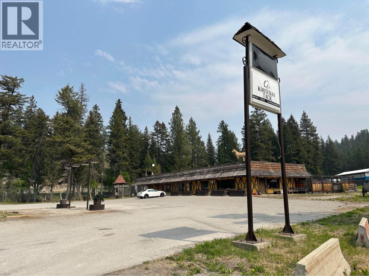 4534 93/95 Highway, Skookumchuck, British Columbia  V0B 2E0 - Photo 1 - 10383509