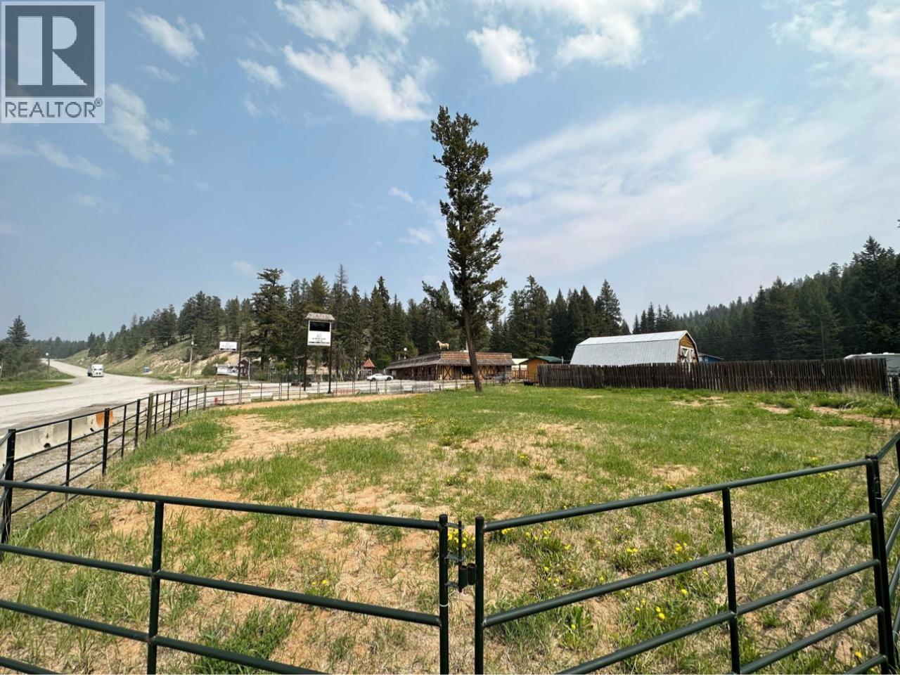 4534 93/95 Highway, Skookumchuck, British Columbia  V0B 2E0 - Photo 4 - 10383509