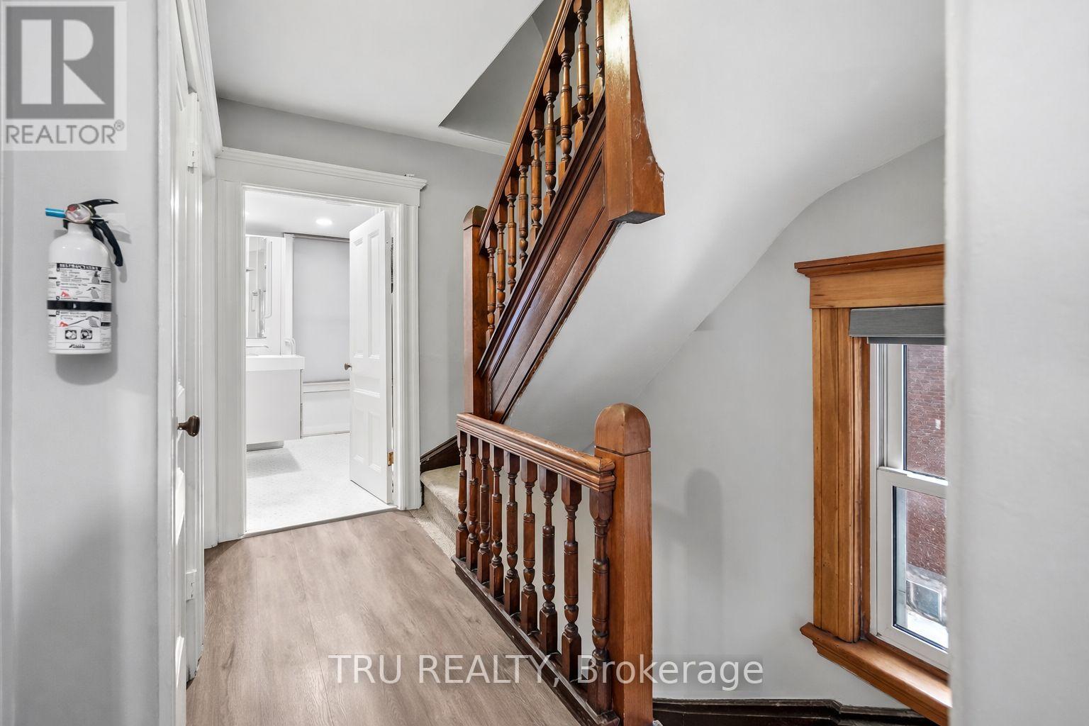 355 Cambridge Street N, Ottawa, Ontario  K1R 7B3 - Photo 12 - X12801712