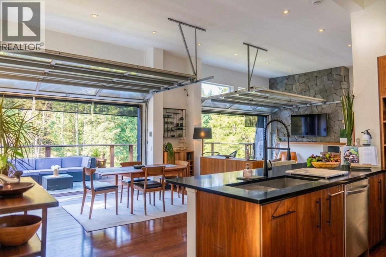 5582 Hooson Road, Pender Island, British Columbia  V0N 2M1 - Photo 18 - R3110475