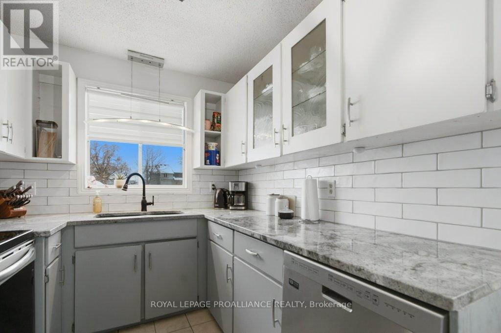 8 Birch Street, Quinte West, Ontario  K8V 6J1 - Photo 10 - X13019434