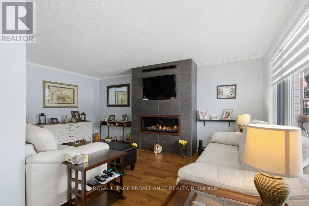 8 Birch Street, Quinte West, Ontario  K8V 6J1 - Photo 4 - X13019434