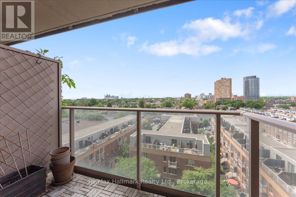 910 - 1369 Bloor Street W, Toronto, Ontario  M6P 4J4 - Photo 11 - C12692486