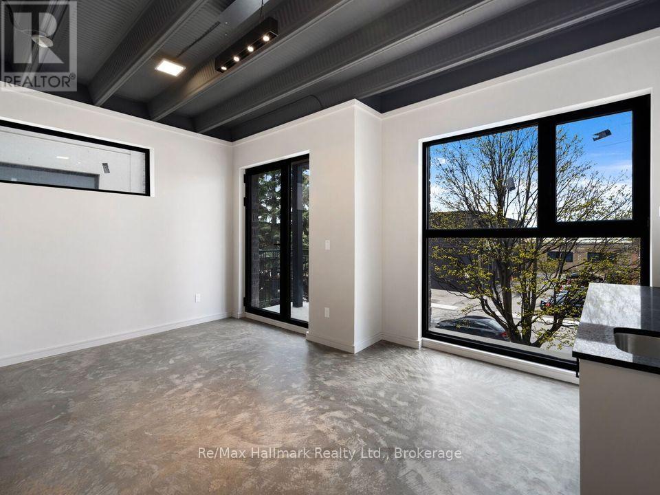 5 - 155 Thirtieth Street, Toronto, Ontario  M8W 3C3 - Photo 1 - W12688400