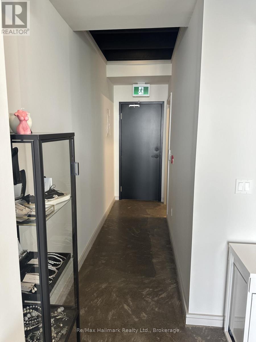 400 - 155 Thirtieth Street, Toronto, Ontario  M8W 3C3 - Photo 10 - W12688570