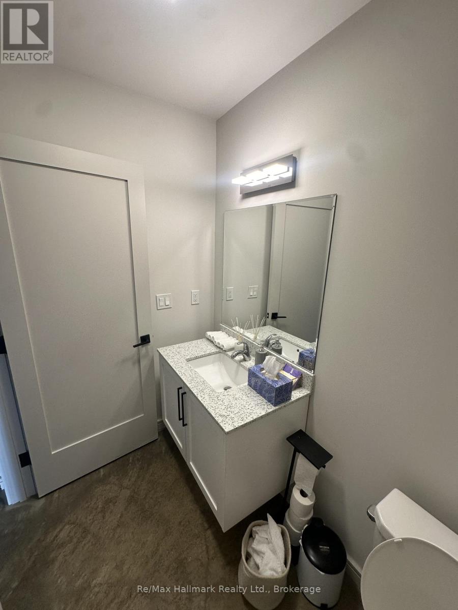 400 - 155 Thirtieth Street, Toronto, Ontario  M8W 3C3 - Photo 11 - W12688570