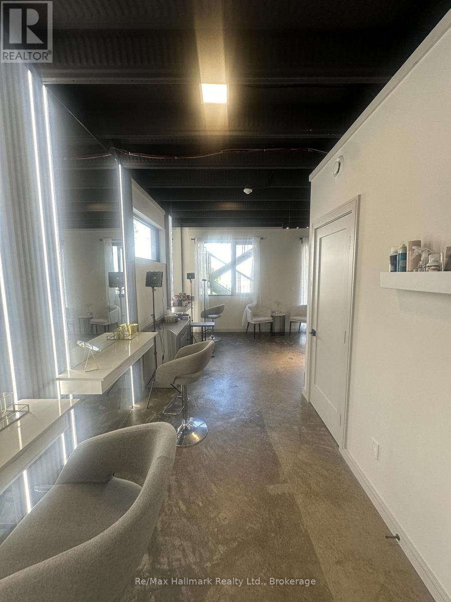 400 - 155 Thirtieth Street, Toronto, Ontario  M8W 3C3 - Photo 5 - W12688570