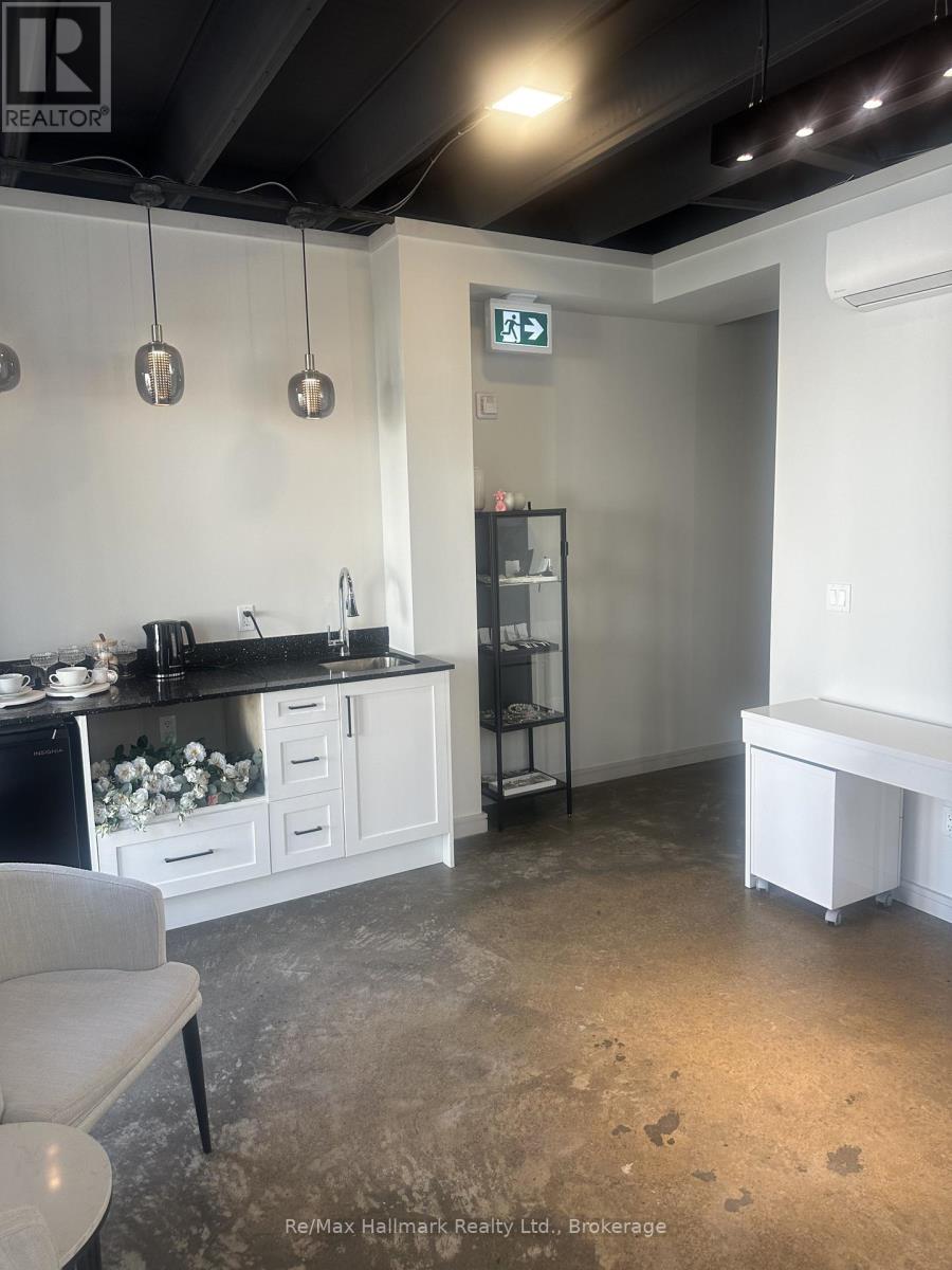 400 - 155 Thirtieth Street, Toronto, Ontario  M8W 3C3 - Photo 7 - W12688570