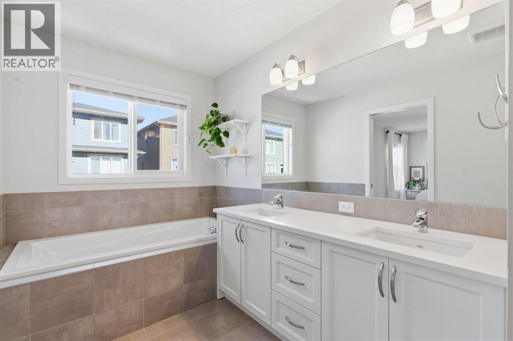 316 Sundown View, Cochrane, Alberta  T4C 2R2 - Photo 30 - A2294661