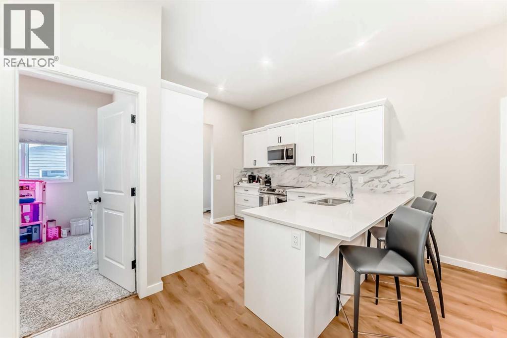 146 Highview Gate SE, Airdrie, Alberta  T4A 3L6 - Photo 3 - A2299424