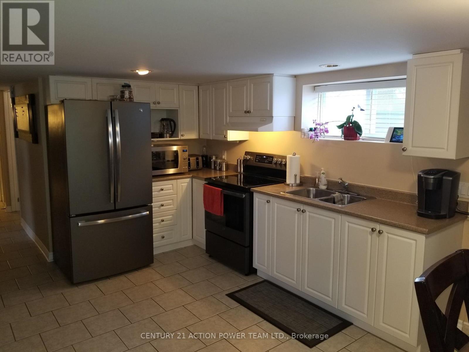 B - 1512 Blackheath Street, Ottawa, Ontario  K1E 1K7 - Photo 2 - X13019320