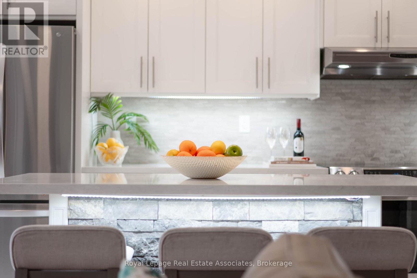 3867 Stardust Drive, Mississauga, Ontario  L5M 7Z9 - Photo 20 - W12951748