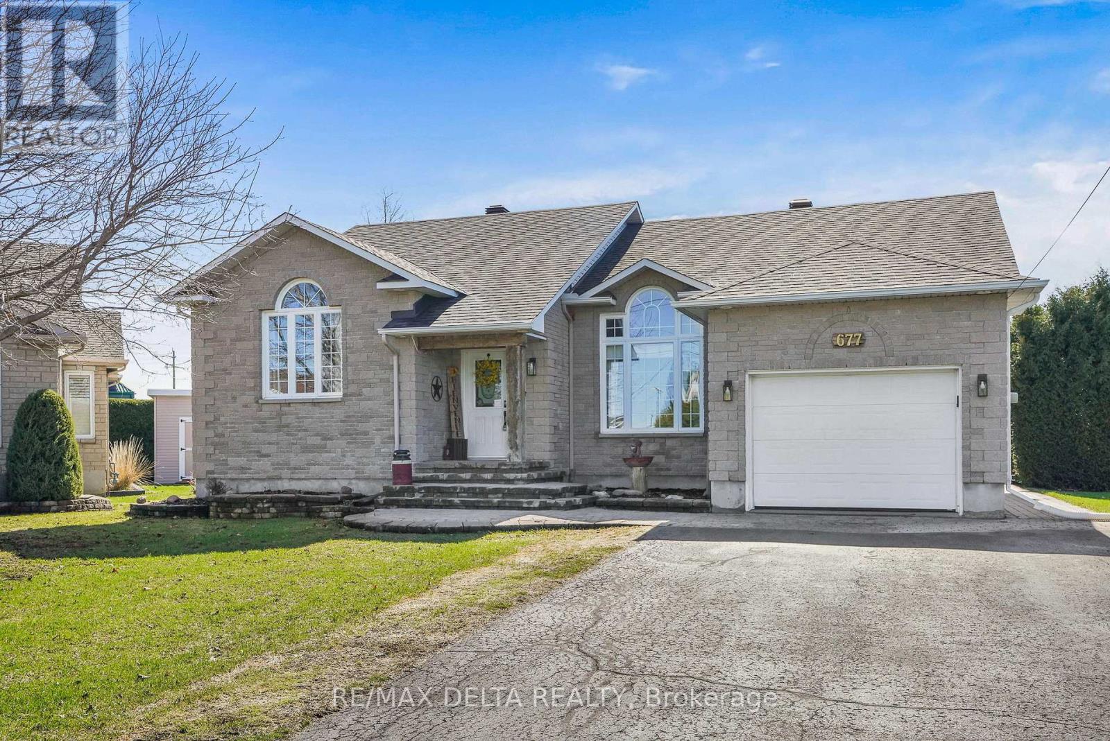 677 Ste Marie Street, Casselman, Ontario  K0A 1M0 - Photo 2 - X12947604