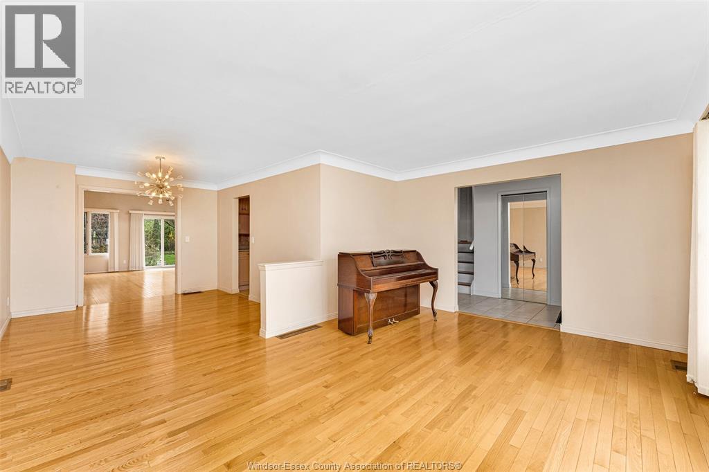 313 Barry Avenue, Tecumseh, Ontario  N8N 2G2 - Photo 11 - 26008575