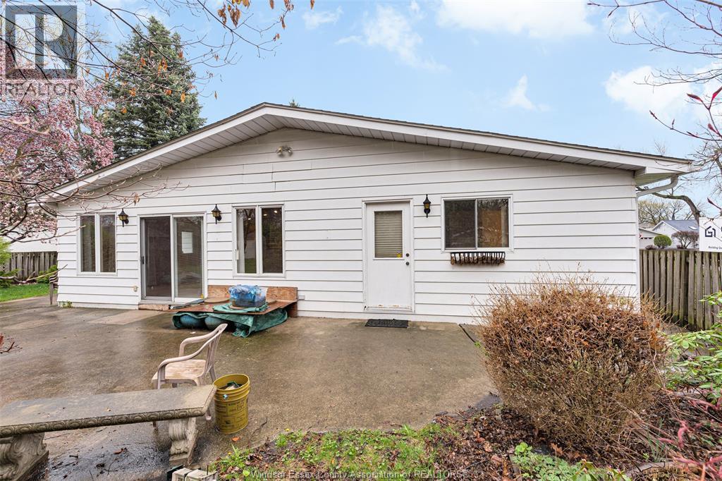 313 Barry Avenue, Tecumseh, Ontario  N8N 2G2 - Photo 5 - 26008575